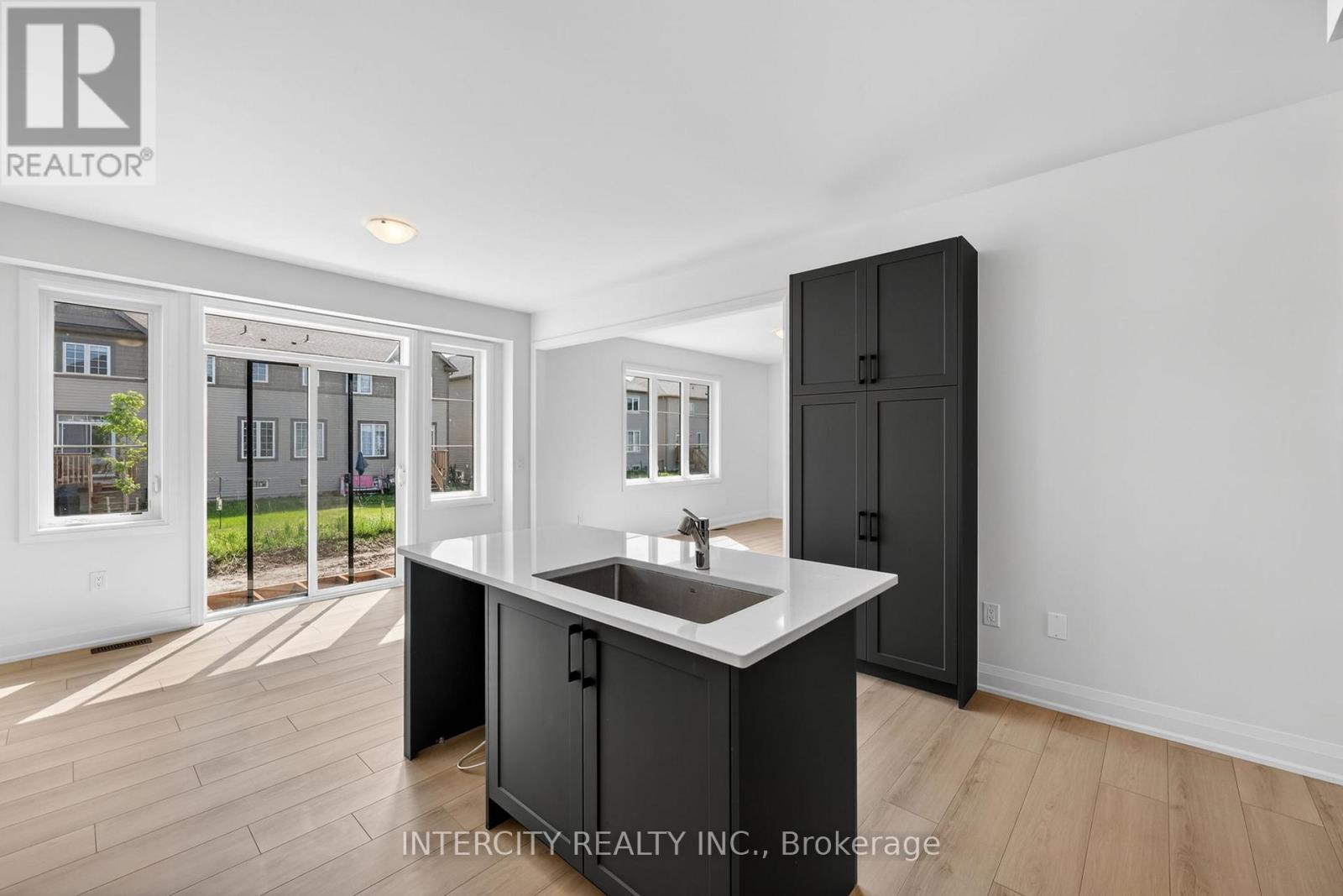 22 Legacy Circle, Wasaga Beach, Ontario  L9Z 0L8 - Photo 11 - S13457804