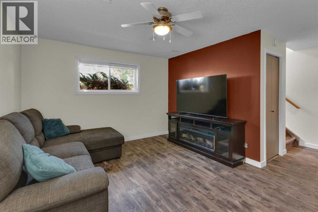 18 West Mcmanus Road, Cochrane, Alberta  T4C 1L7 - Photo 16 - A2322018