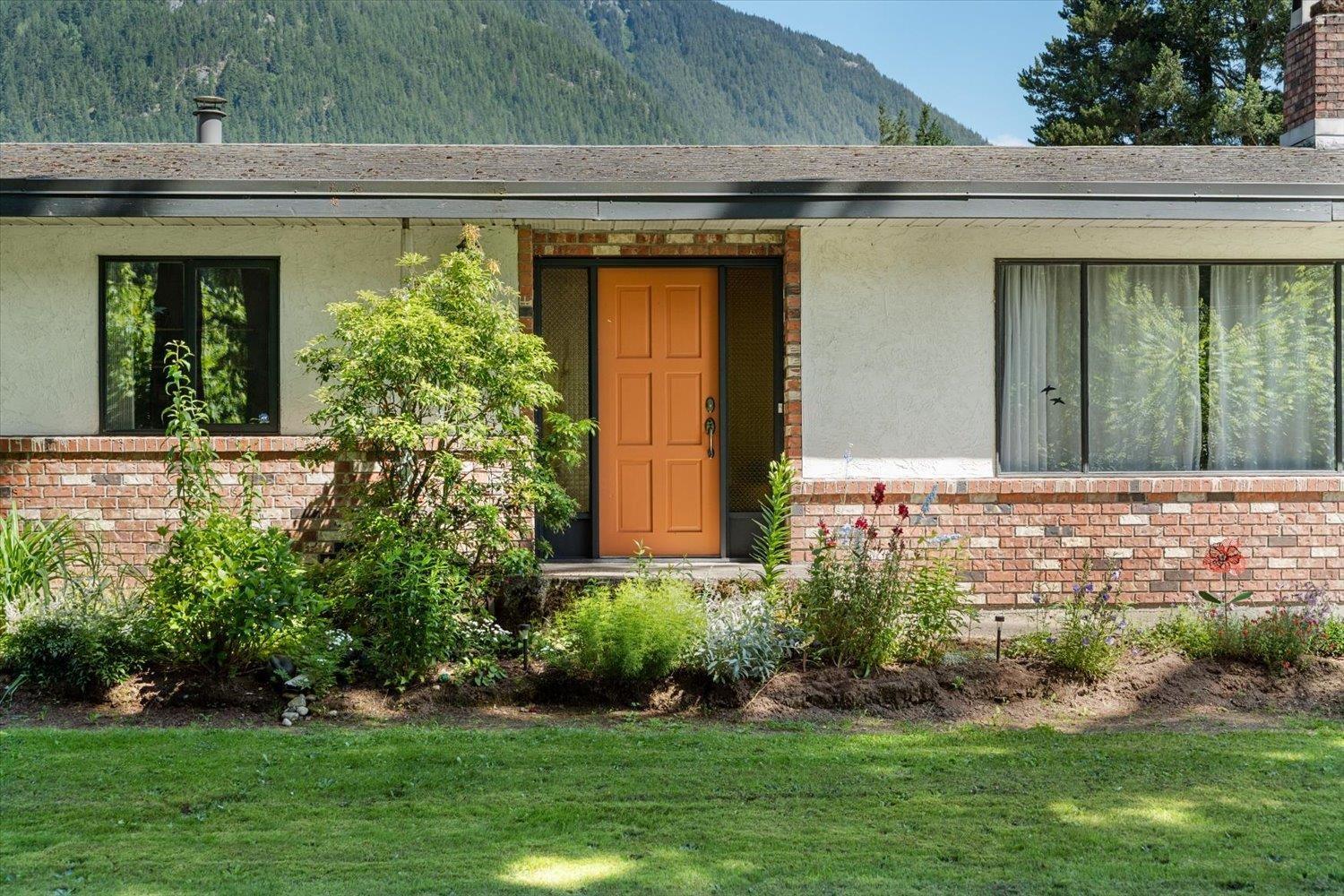 63155 Yale Road, Hope, Hope, British Columbia  V0X 1L2 - Photo 10 - R3136668
