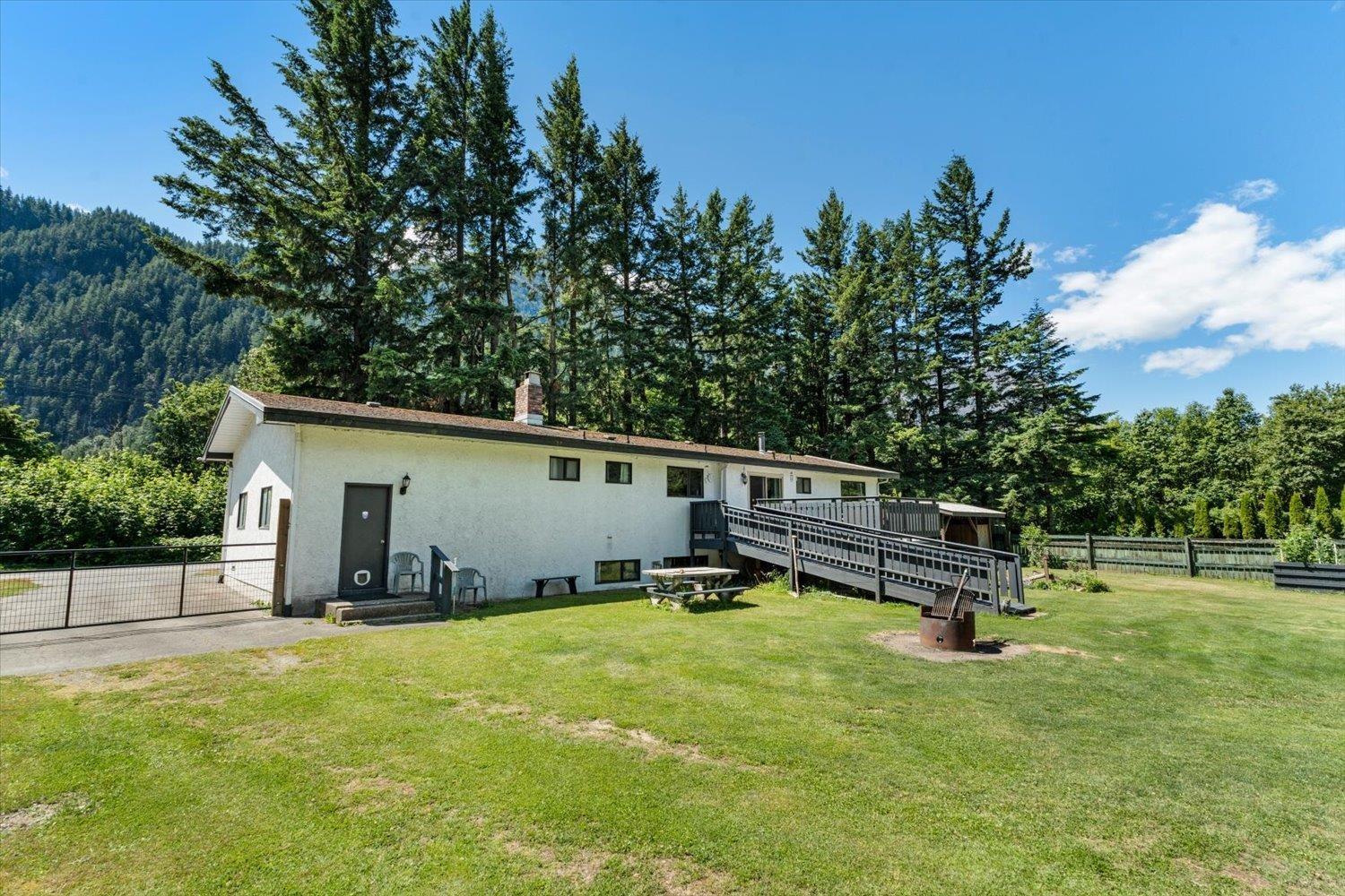 63155 Yale Road, Hope, Hope, British Columbia  V0X 1L2 - Photo 33 - R3136668