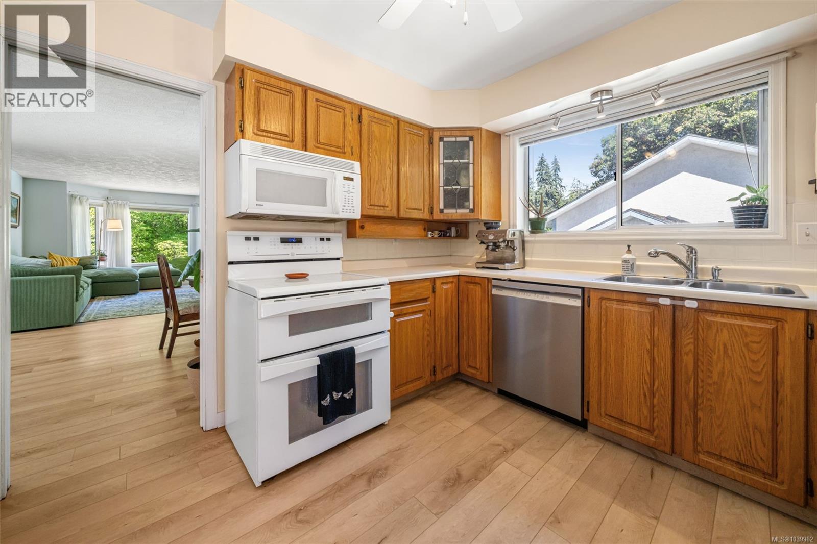 2444 Sooke Rd, Colwood, British Columbia  V9B 1X7 - Photo 15 - 1039962