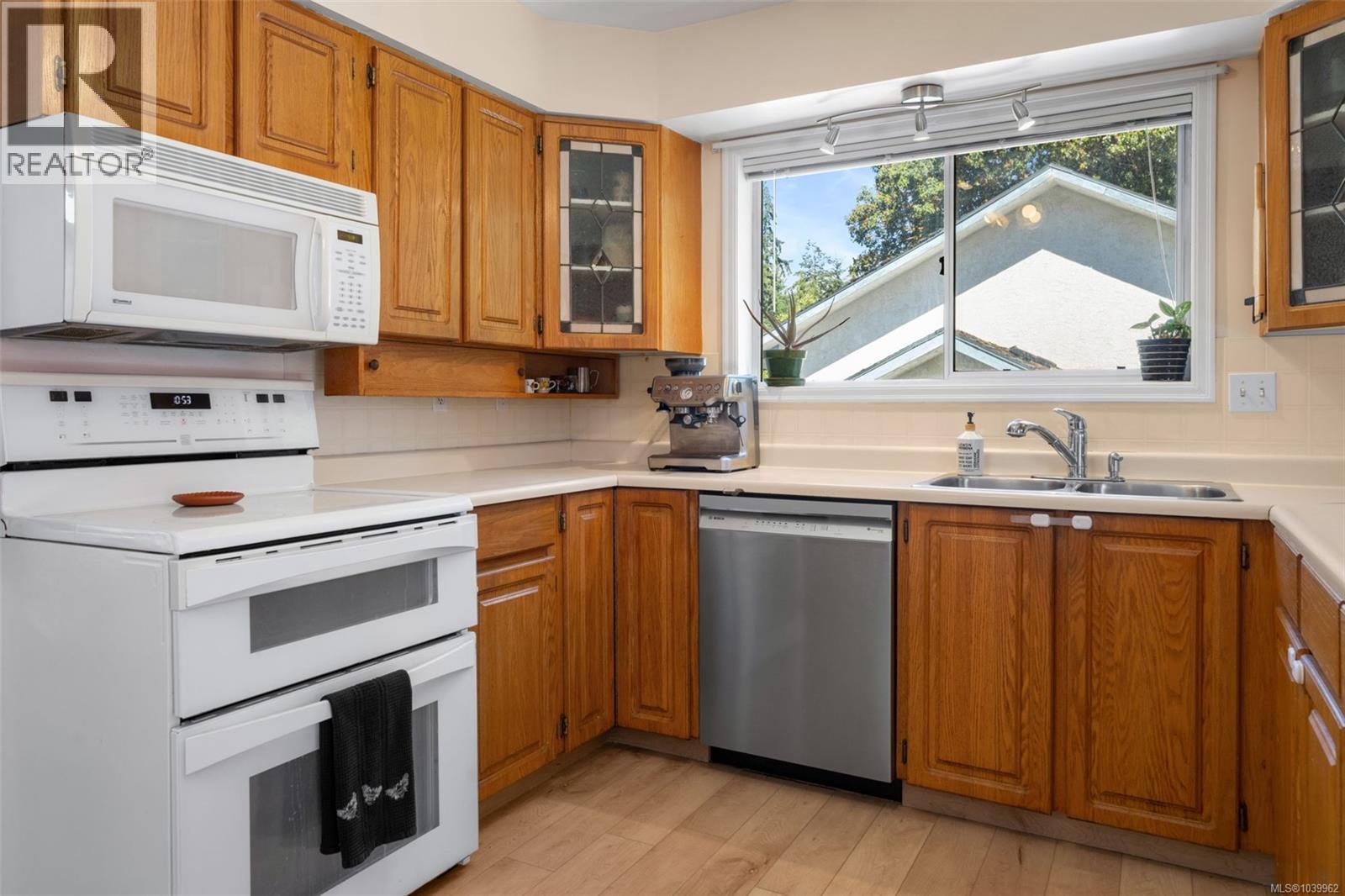 2444 Sooke Rd, Colwood, British Columbia  V9B 1X7 - Photo 17 - 1039962