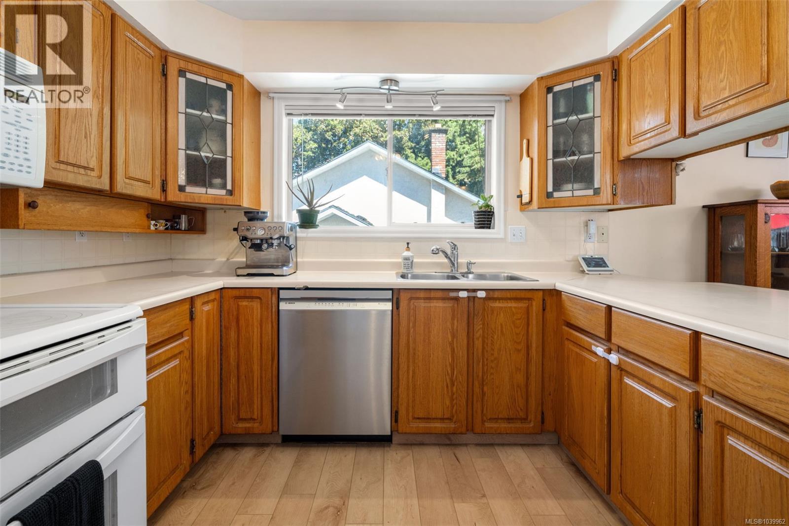 2444 Sooke Rd, Colwood, British Columbia  V9B 1X7 - Photo 19 - 1039962