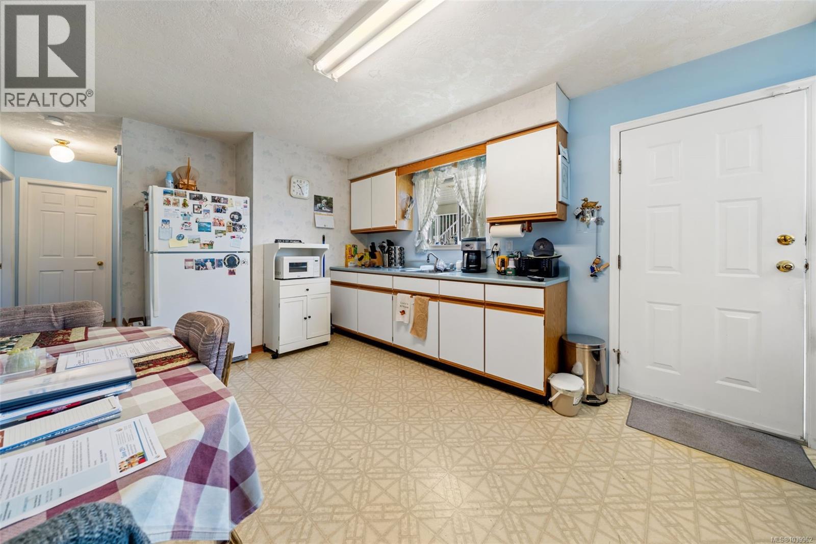 2444 Sooke Rd, Colwood, British Columbia  V9B 1X7 - Photo 39 - 1039962
