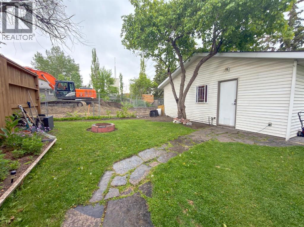 2115 Halifax Crescent NW, Calgary, Alberta  T2M 4C8 - Photo 26 - A2319603