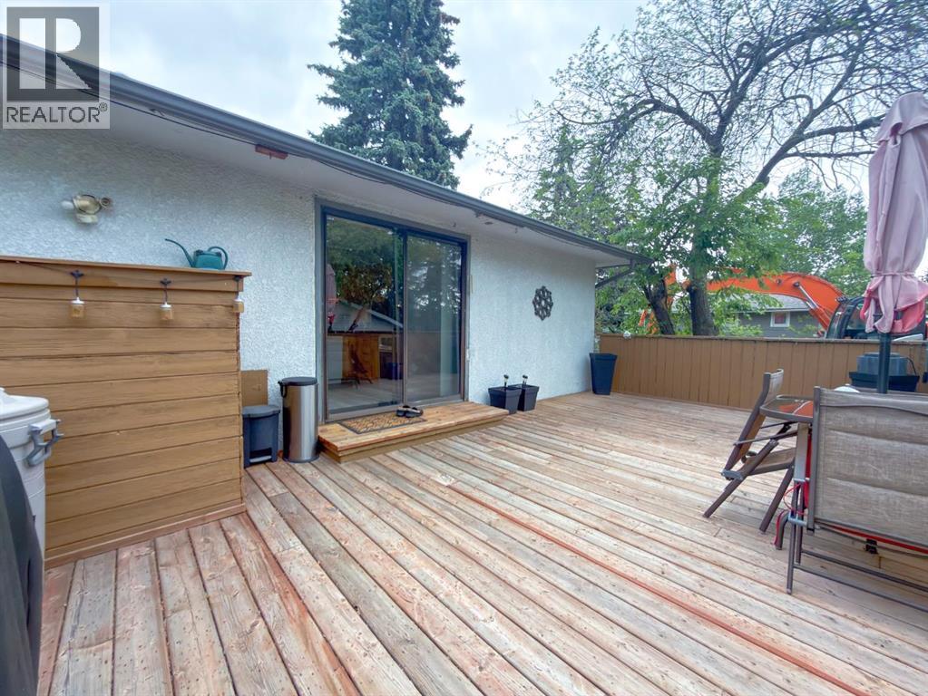 2115 Halifax Crescent NW, Calgary, Alberta  T2M 4C8 - Photo 13 - A2319603