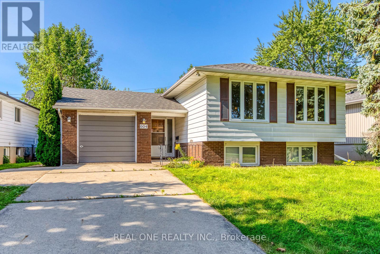 604 BRIDLE WOOD, Burlington, Ontario