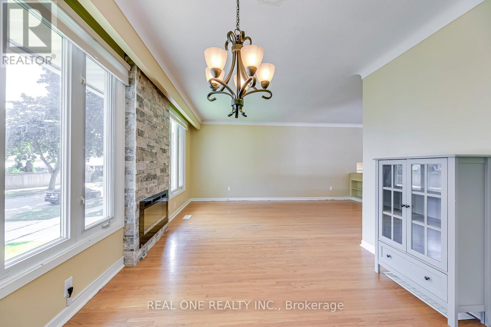 604 Bridle Wood, Burlington, Ontario  L7L 4C7 - Photo 11 - W13457810