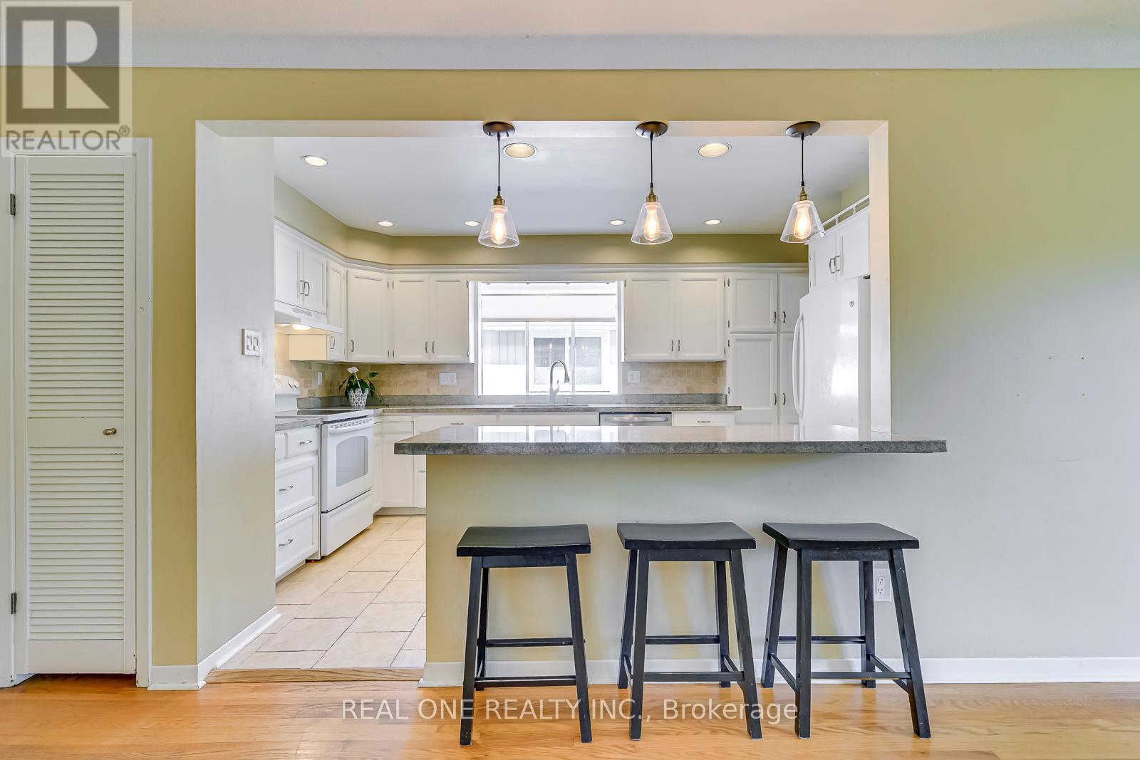 604 Bridle Wood, Burlington, Ontario  L7L 4C7 - Photo 12 - W13457810