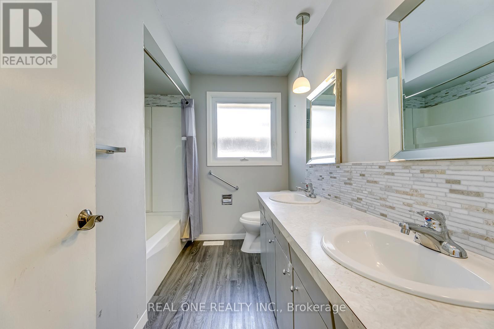 604 Bridle Wood, Burlington, Ontario  L7L 4C7 - Photo 23 - W13457810