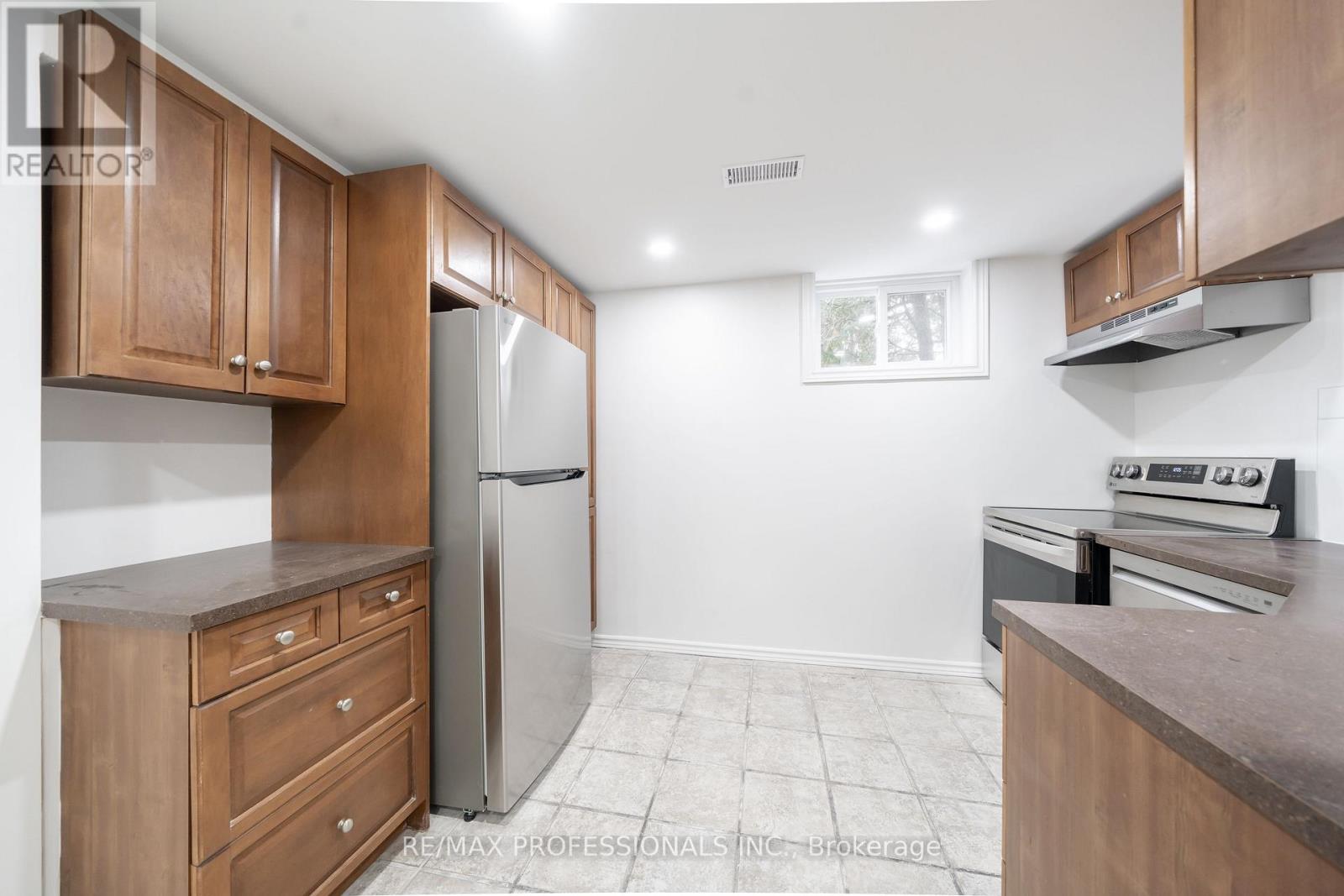 635 Peele Boulevard, Burlington, Ontario  L7R 3B8 - Photo 6 - W13457820