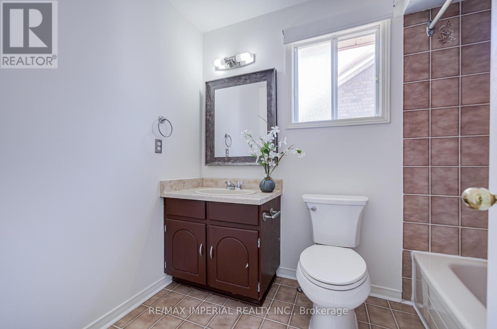 3377 Hargrove Road, Mississauga, Ontario  L5L 4E6 - Photo 16 - W13457836