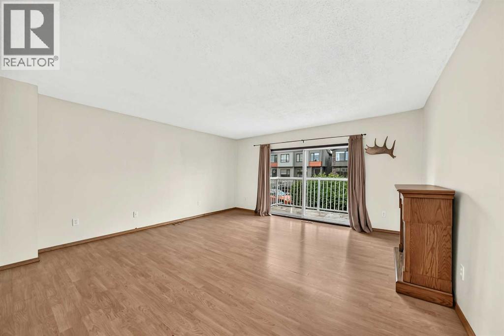 4331 72 Street NW, Calgary, Alberta  T3B 2L1 - Photo 6 - A2321475