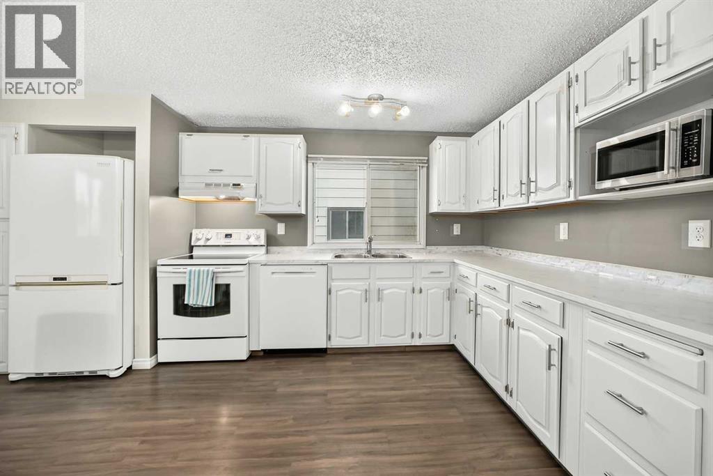 4331 72 Street NW, Calgary, Alberta  T3B 2L1 - Photo 8 - A2321475