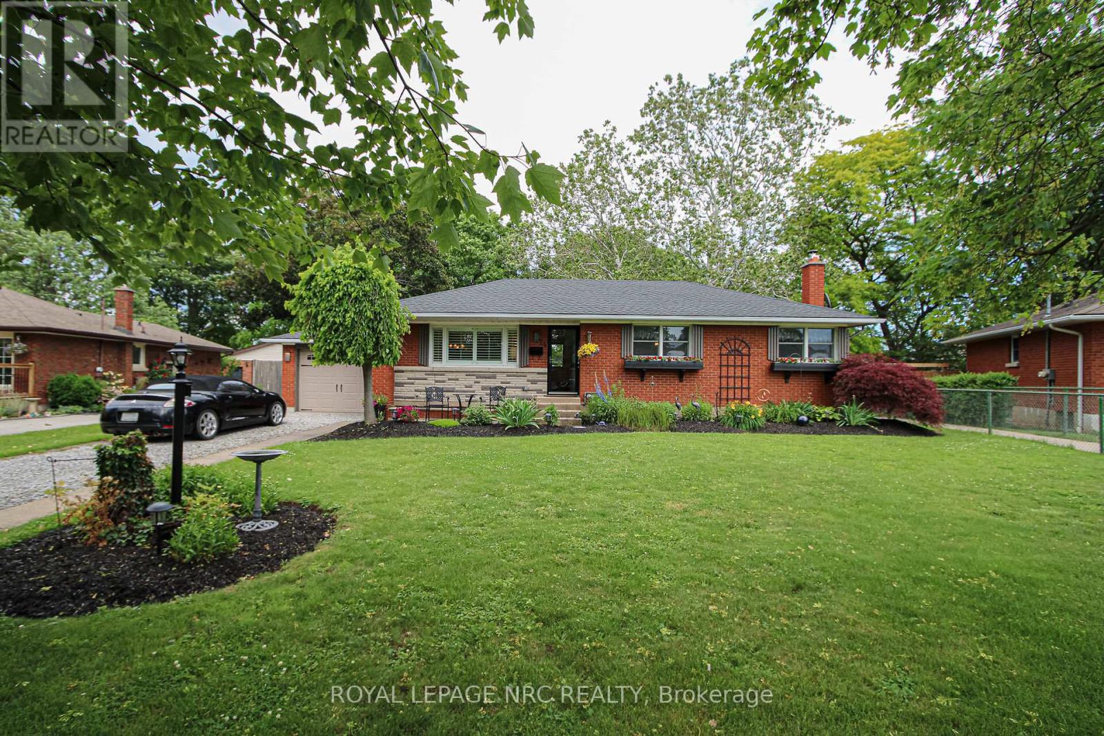 24 Juliana Crescent, St. Catharines, Ontario  L2N 4B4 - Photo 2 - X13458070