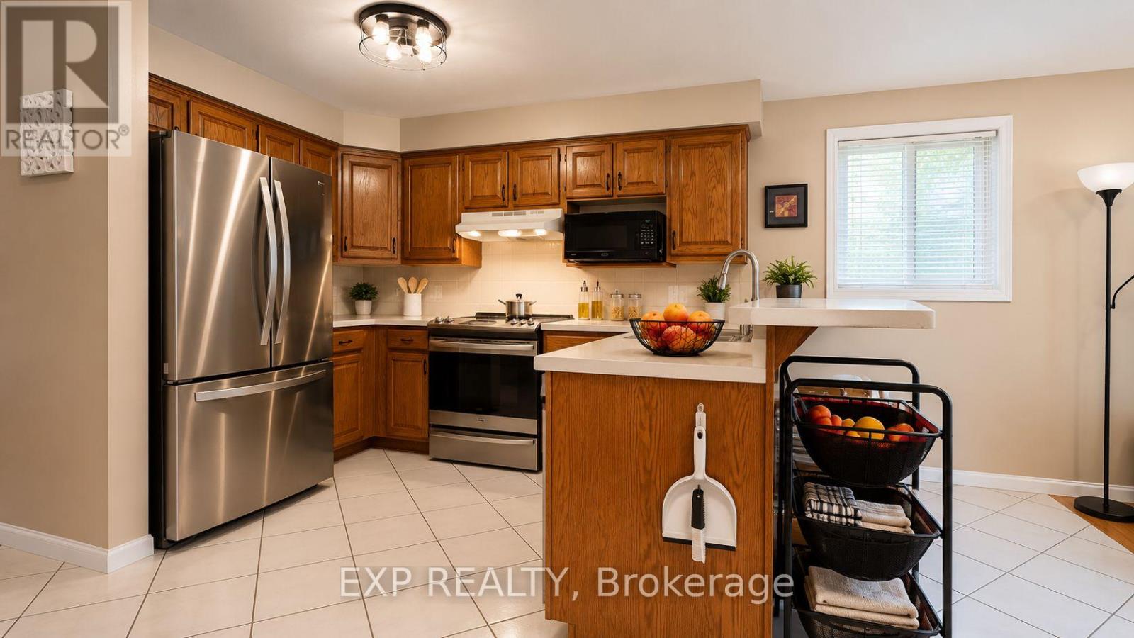 Upper - 287 Resurrection Drive, Kitchener, Ontario  N2N 3H4 - Photo 6 - X13457912