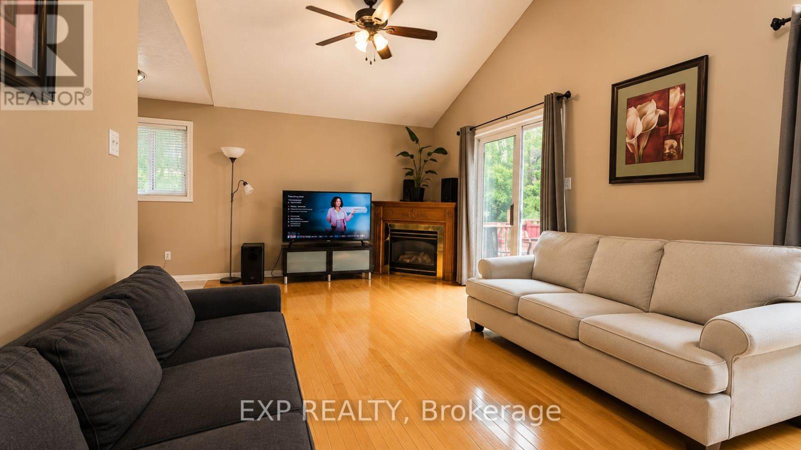 Upper - 287 Resurrection Drive, Kitchener, Ontario  N2N 3H4 - Photo 8 - X13457912