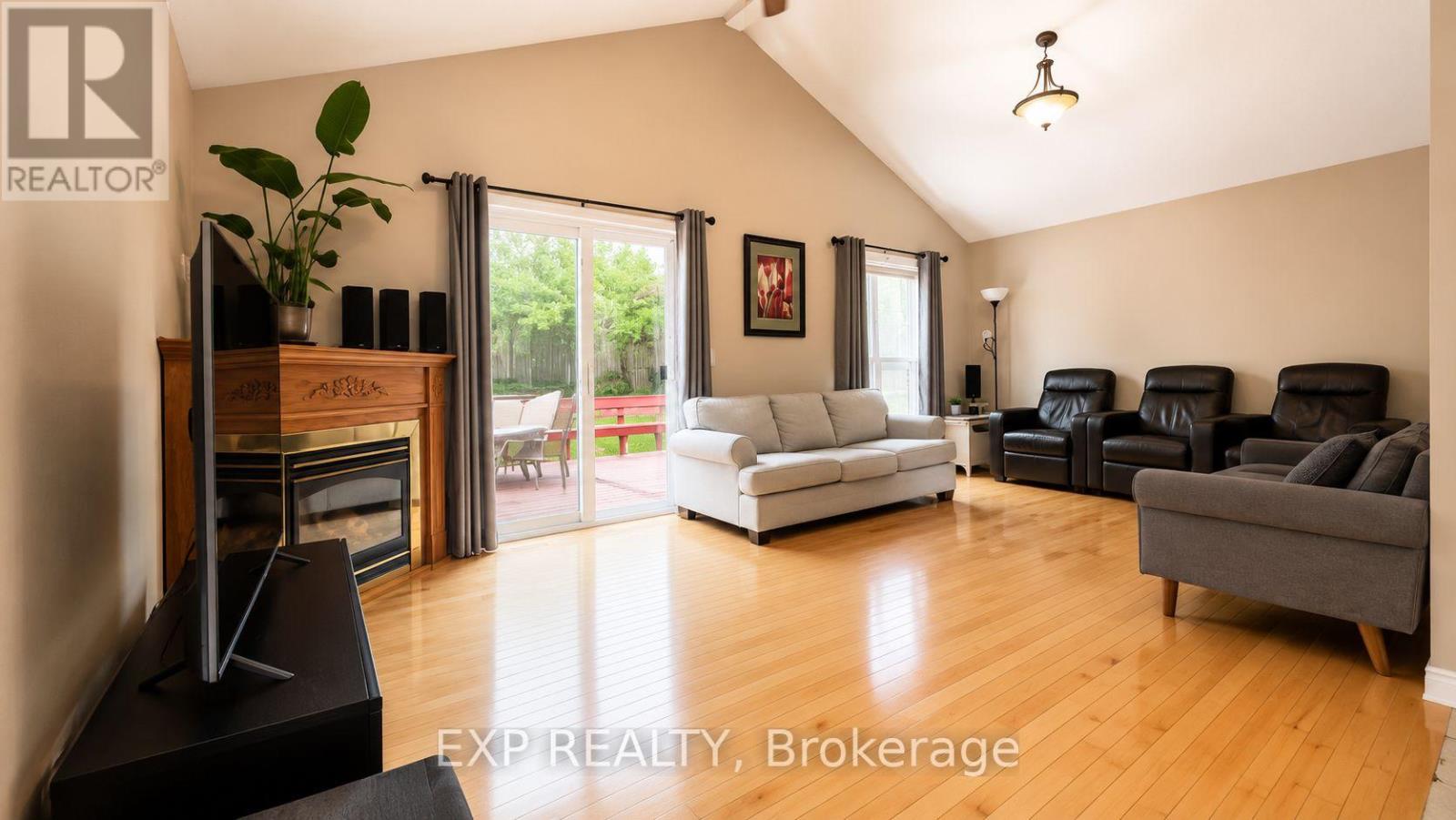 Upper - 287 Resurrection Drive, Kitchener, Ontario  N2N 3H4 - Photo 9 - X13457912