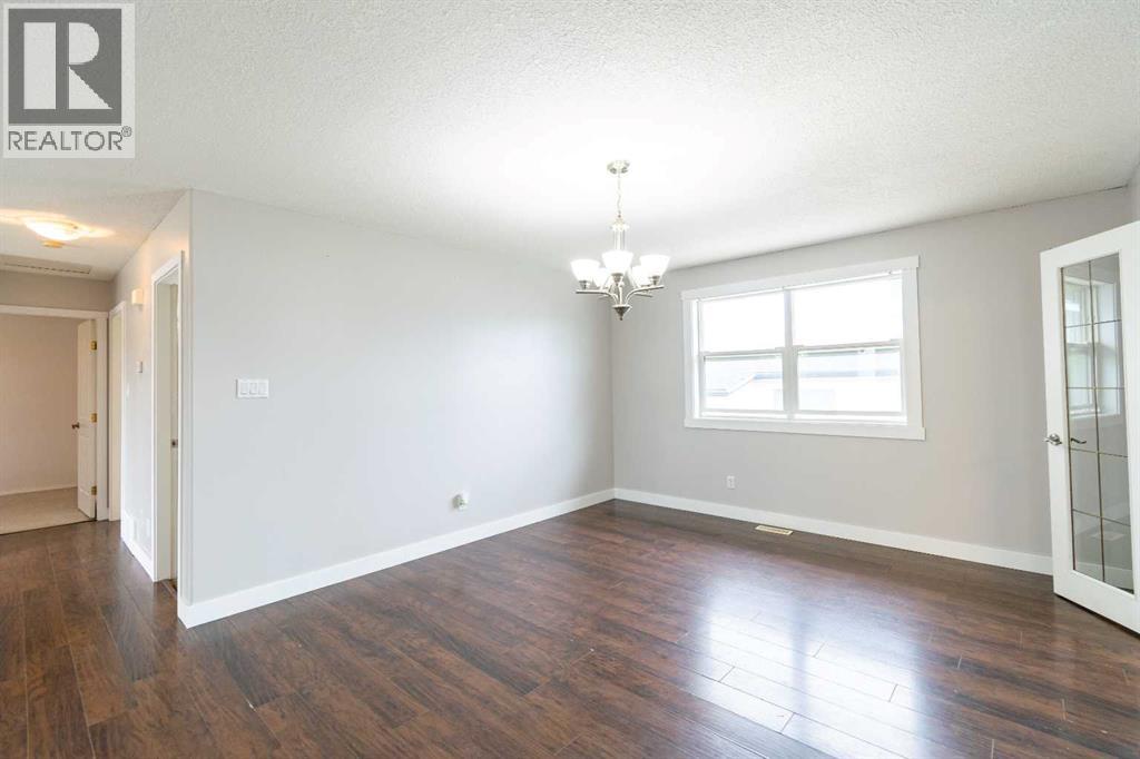 6207 39 Avenue Close, Stettler, Alberta  T4K 1G1 - Photo 8 - A2310884