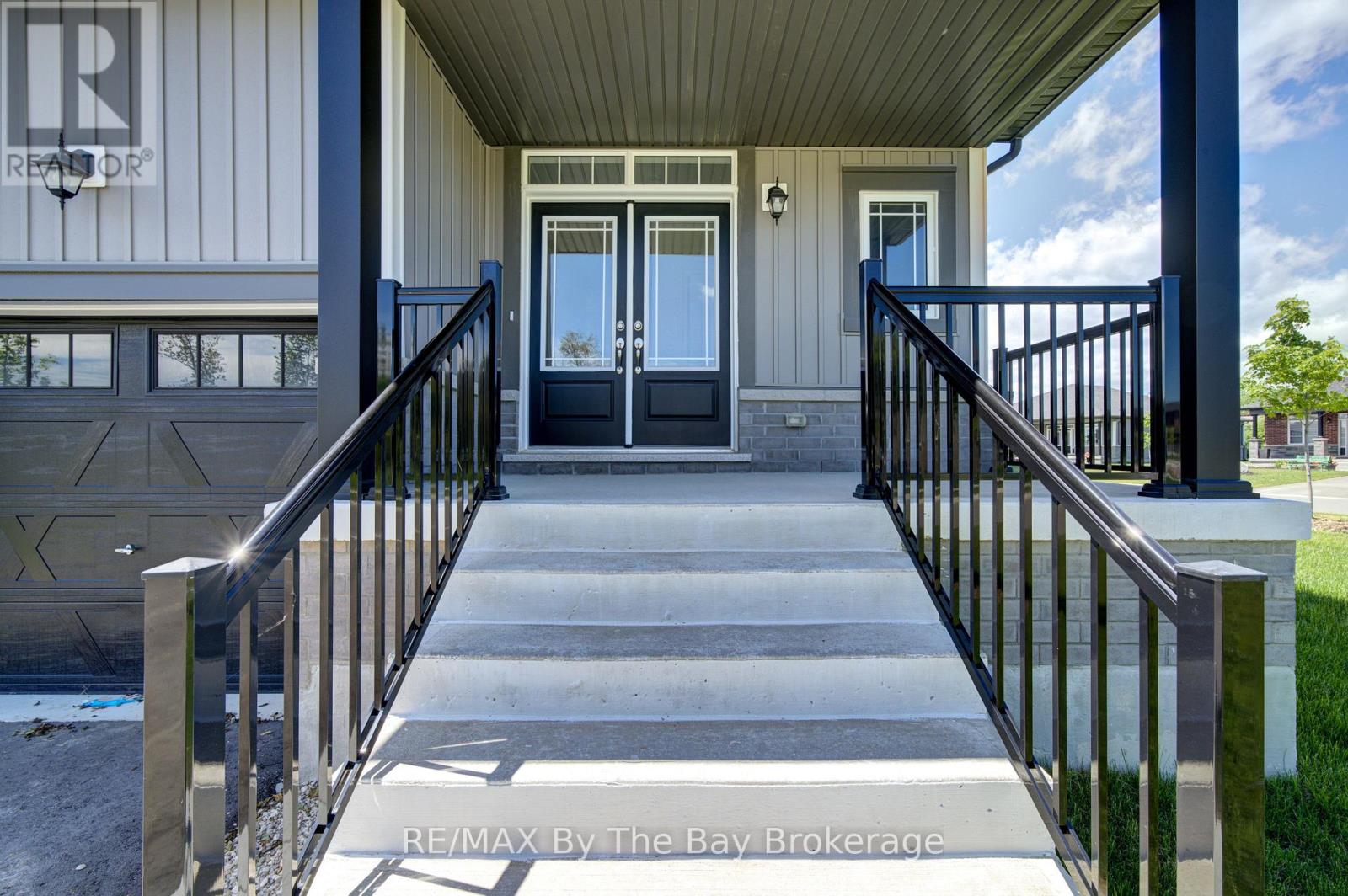 1 Amber Drive, Wasaga Beach, Ontario  L9Z 0R9 - Photo 3 - S13458016