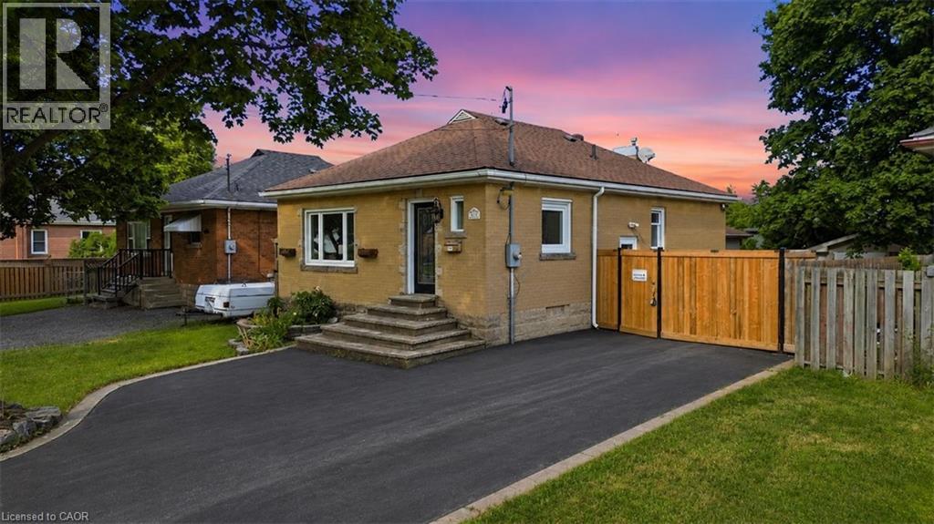 627 Upper Sherman Avenue, Hamilton, Ontario  L8V 3M4 - Photo 1 - 40840836