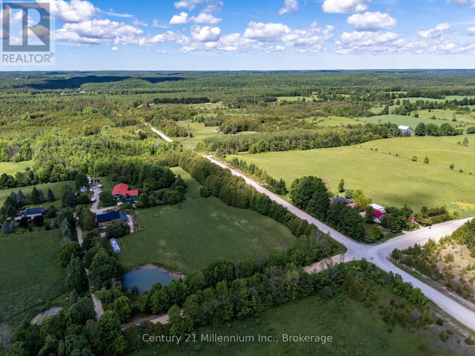 423259 Rocky Saugeen Road, West Grey, Ontario  N0G 1R0 - Photo 5 - X13458100