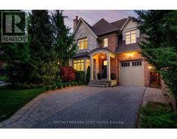 7 STRATHGOWAN CRESCENT, Toronto, Ontario