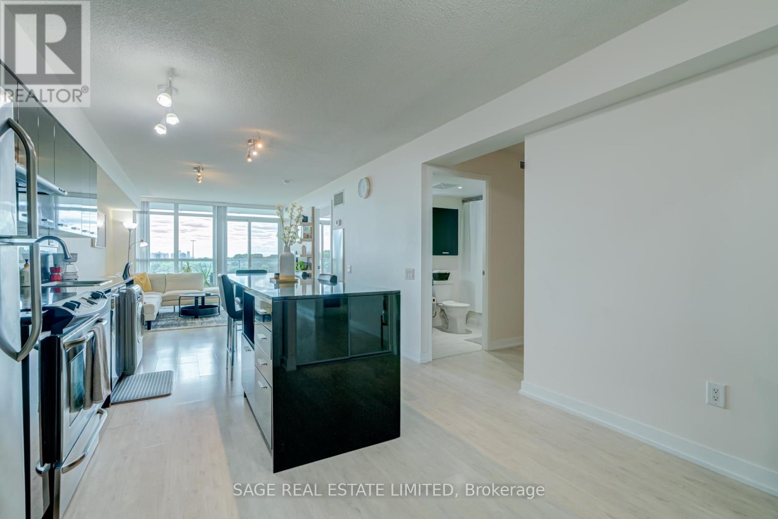 1015 - 29 Singer Court, Toronto, Ontario  M2K 0B2 - Photo 3 - C13457976