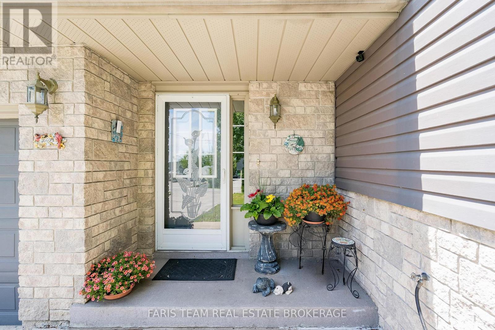 46 Greenwood Avenue, Oro-Medonte, Ontario  L0K 1E0 - Photo 3 - S13235970
