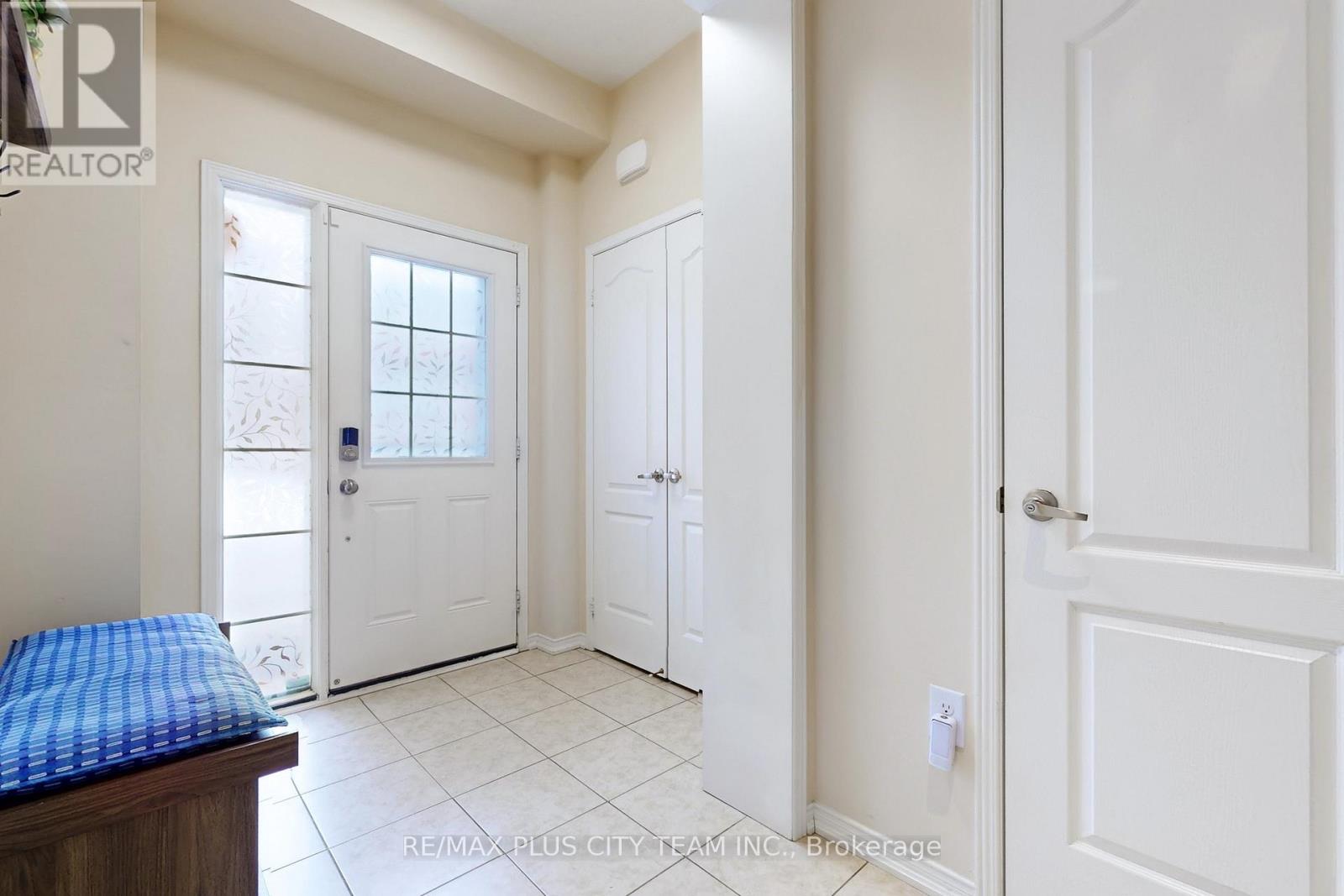 16 Edison Way, Whitby, Ontario  L1R 0M3 - Photo 12 - E13457980