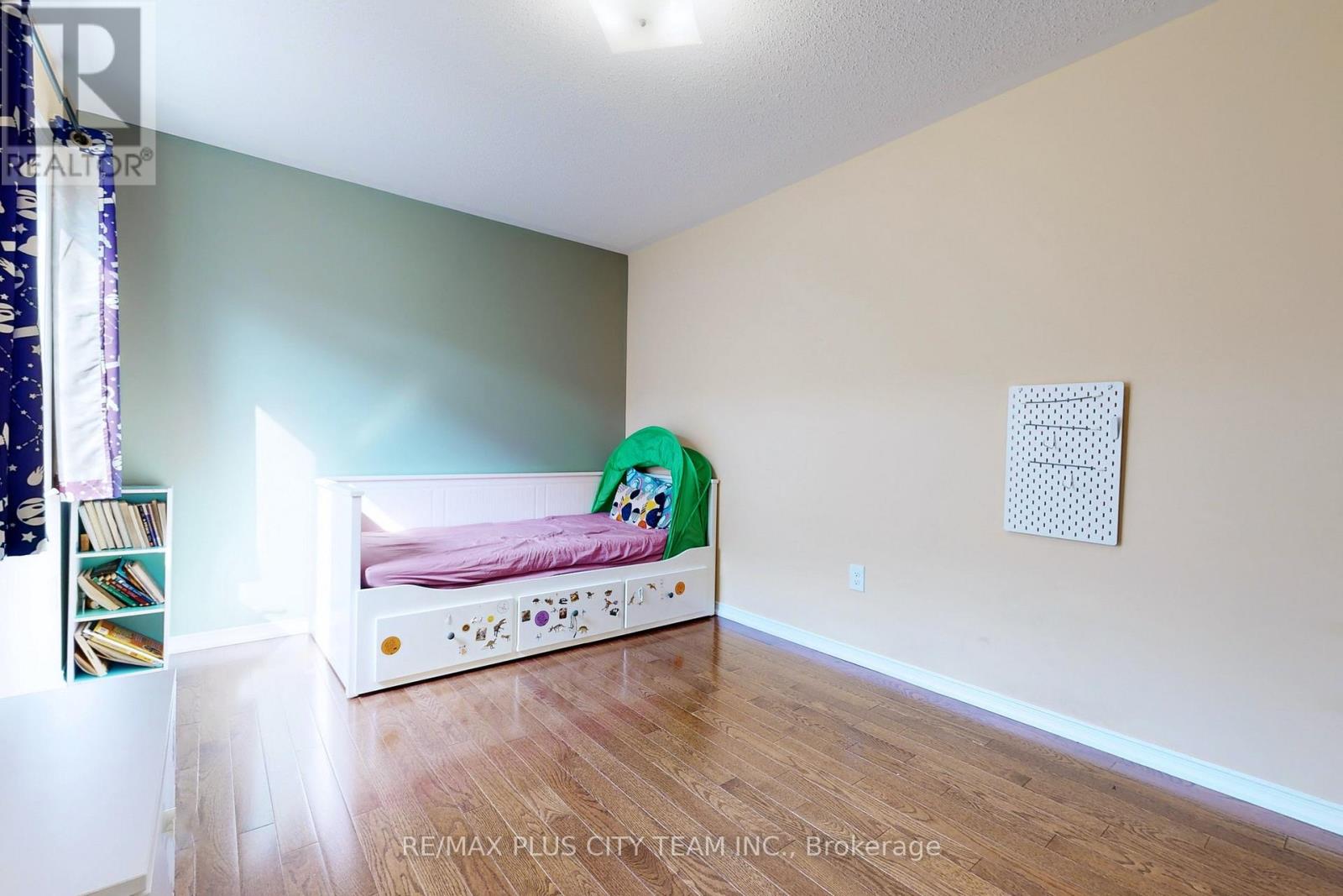 16 Edison Way, Whitby, Ontario  L1R 0M3 - Photo 20 - E13457980