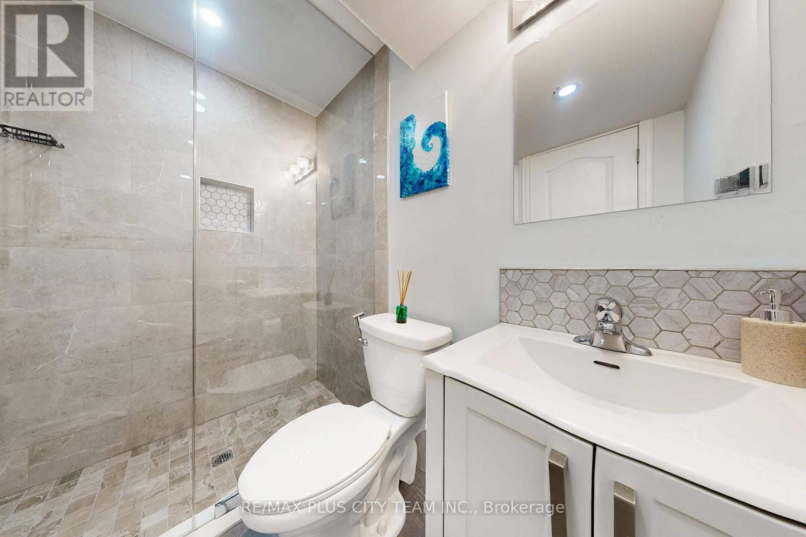 16 Edison Way, Whitby, Ontario  L1R 0M3 - Photo 29 - E13457980