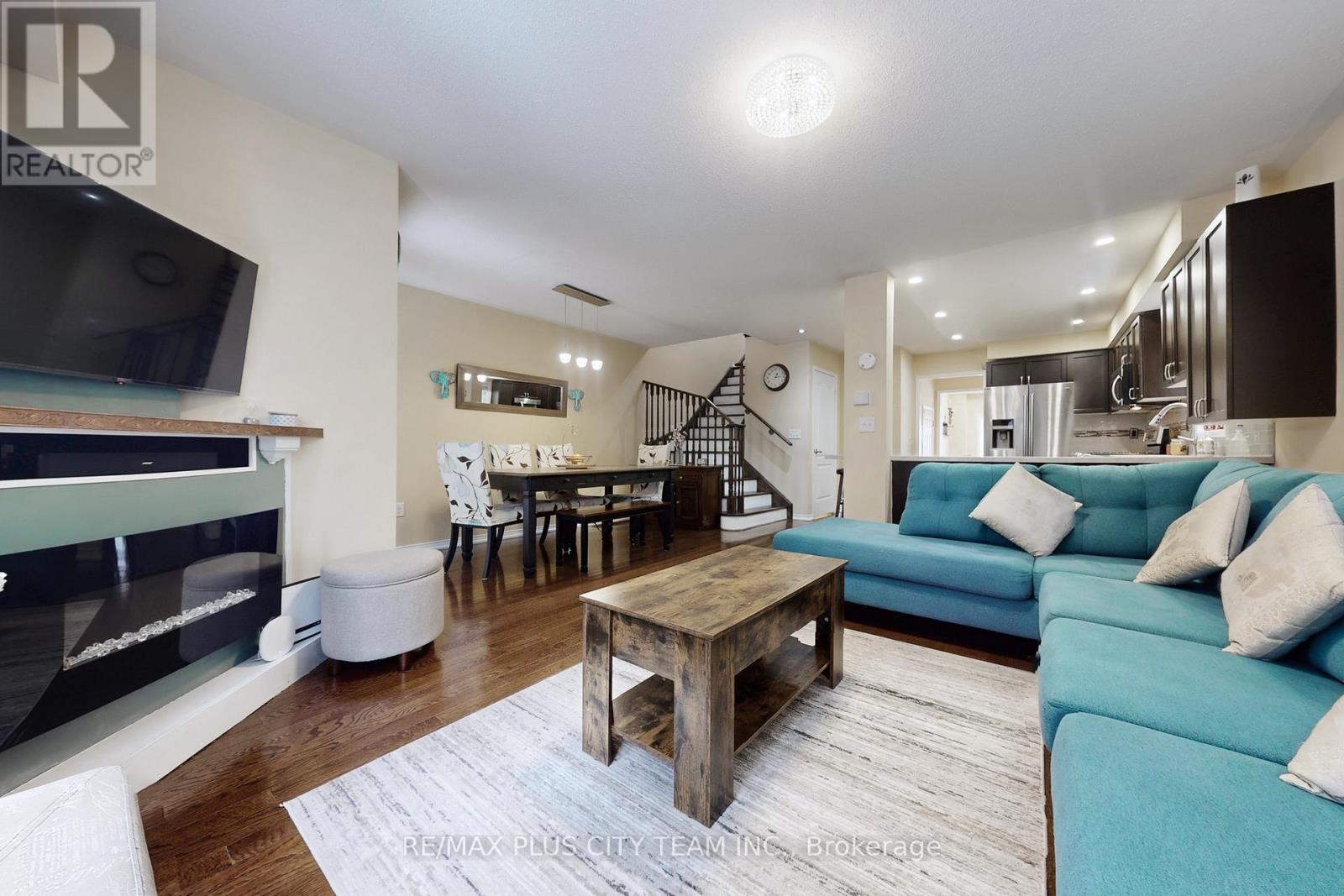 16 Edison Way, Whitby, Ontario  L1R 0M3 - Photo 6 - E13457980