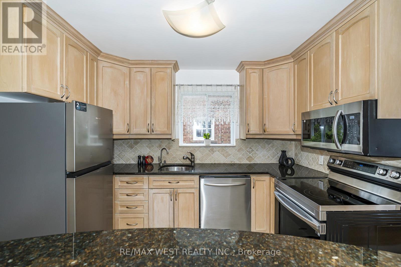 26 Parkland Road, Toronto, Ontario  M1N 1Y8 - Photo 15 - E13458028