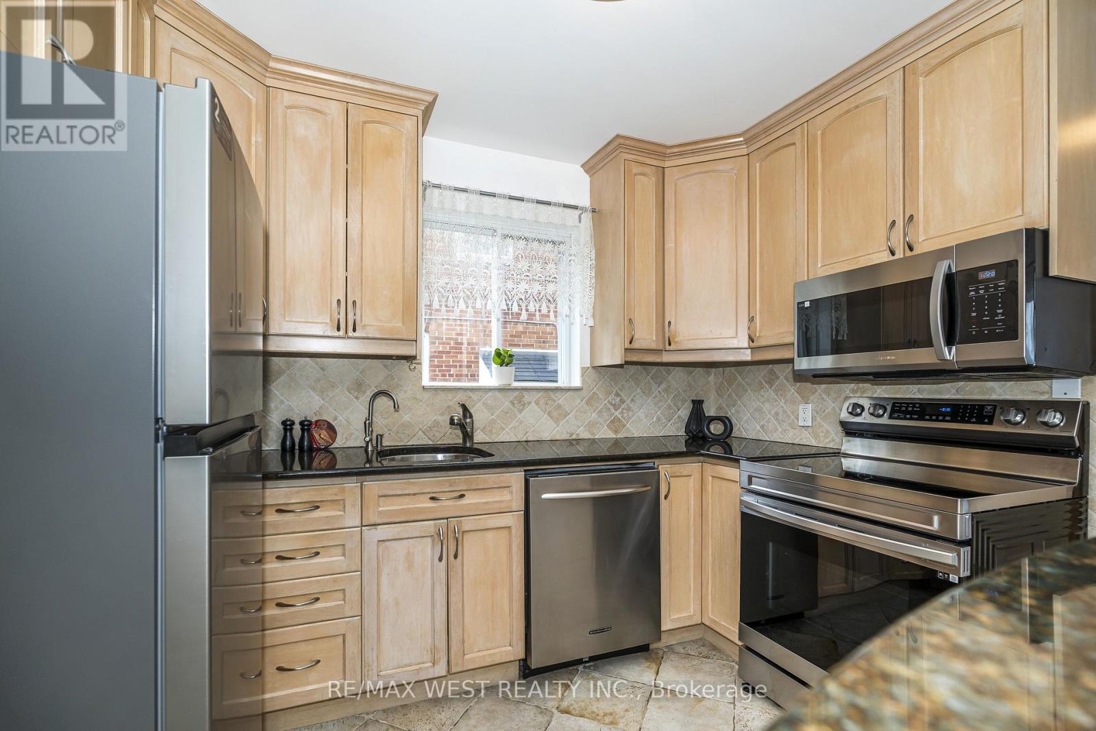 26 Parkland Road, Toronto, Ontario  M1N 1Y8 - Photo 17 - E13458028