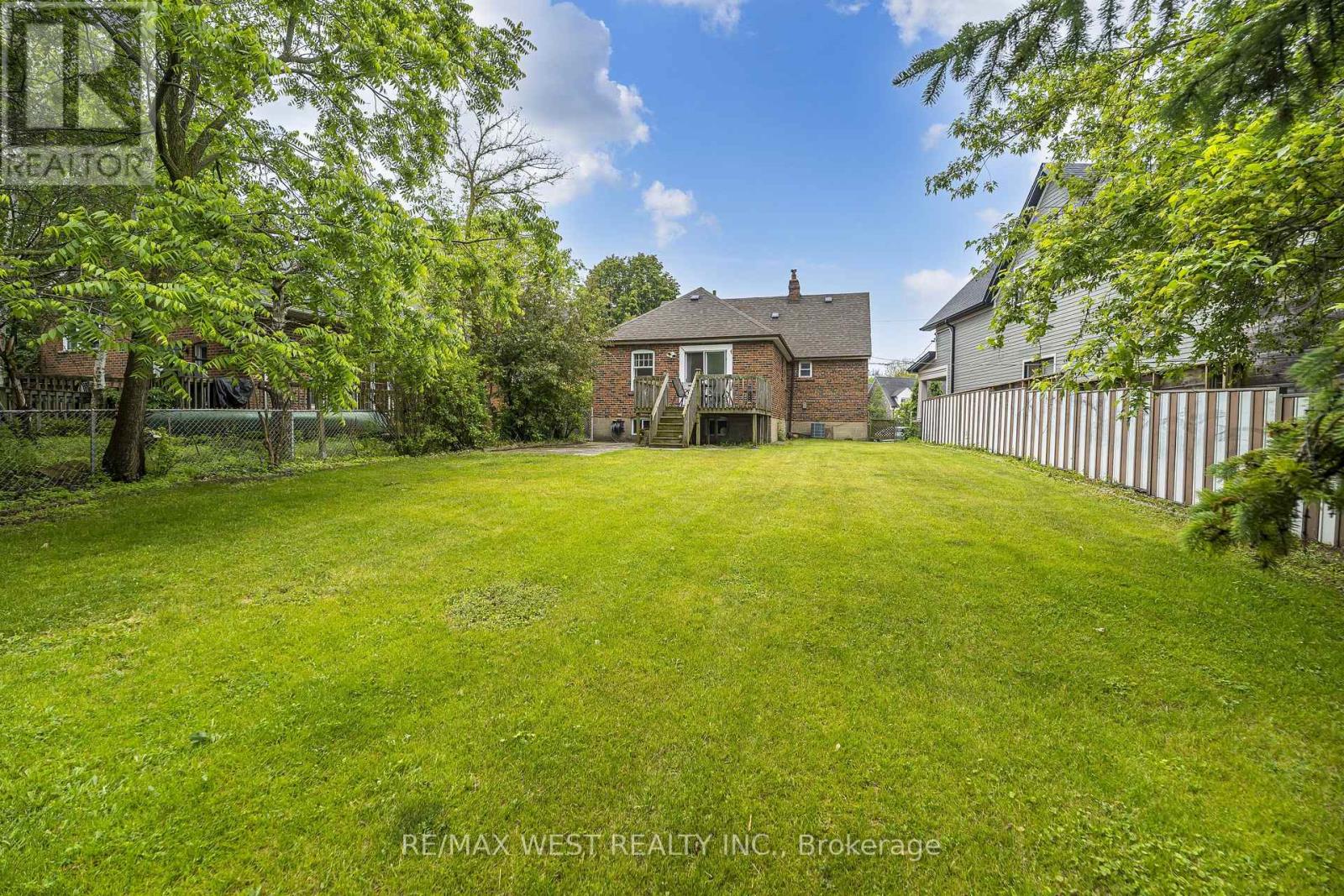 26 Parkland Road, Toronto, Ontario  M1N 1Y8 - Photo 5 - E13458028