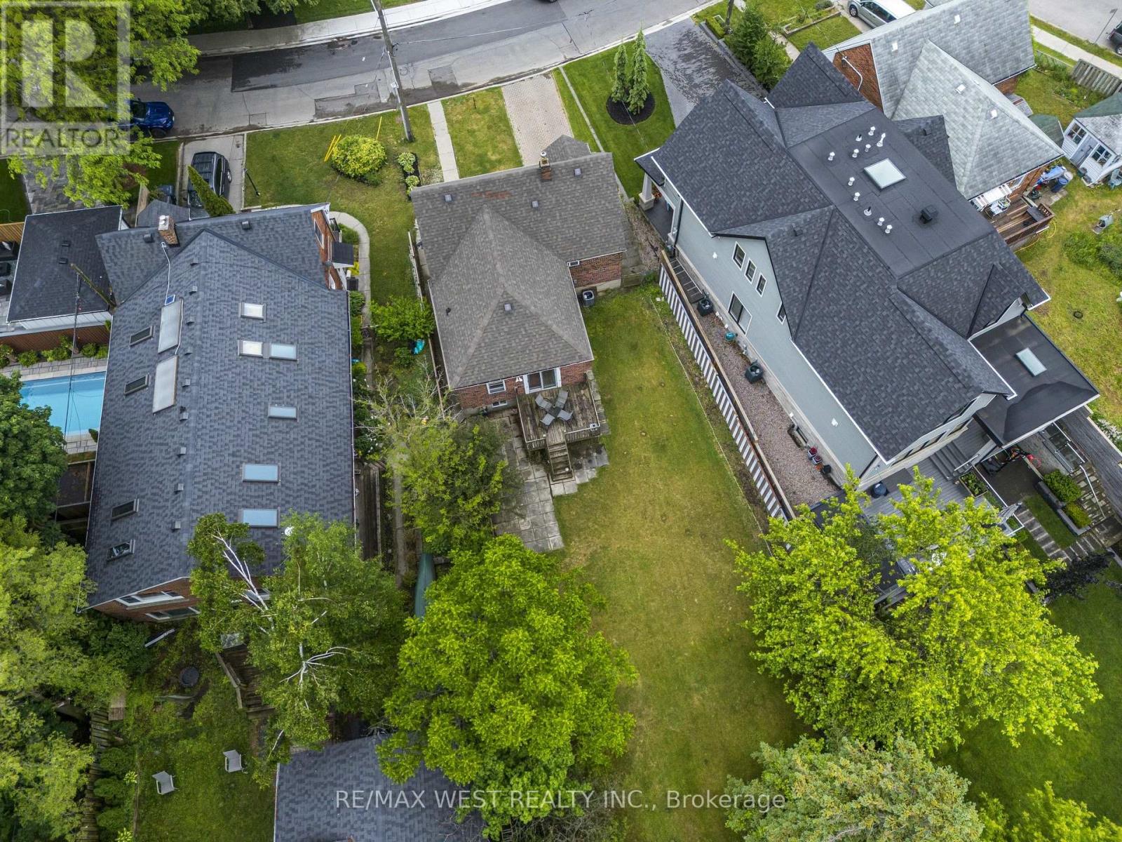 26 Parkland Road, Toronto, Ontario  M1N 1Y8 - Photo 6 - E13458028
