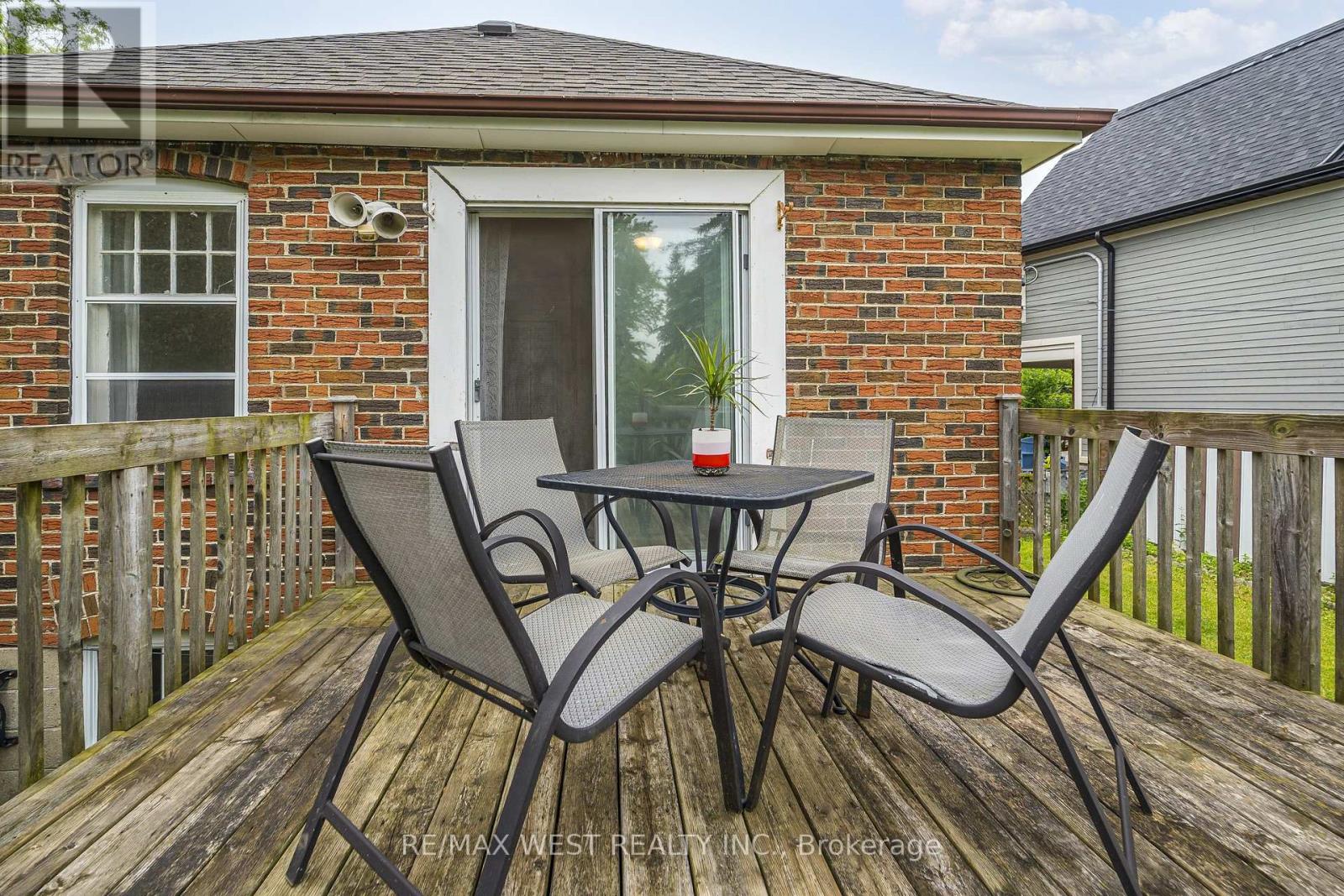 26 Parkland Road, Toronto, Ontario  M1N 1Y8 - Photo 8 - E13458028