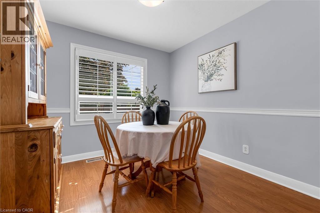 614 Drury Lane, Burlington, Ontario  L7R 2X6 - Photo 4 - 40837565