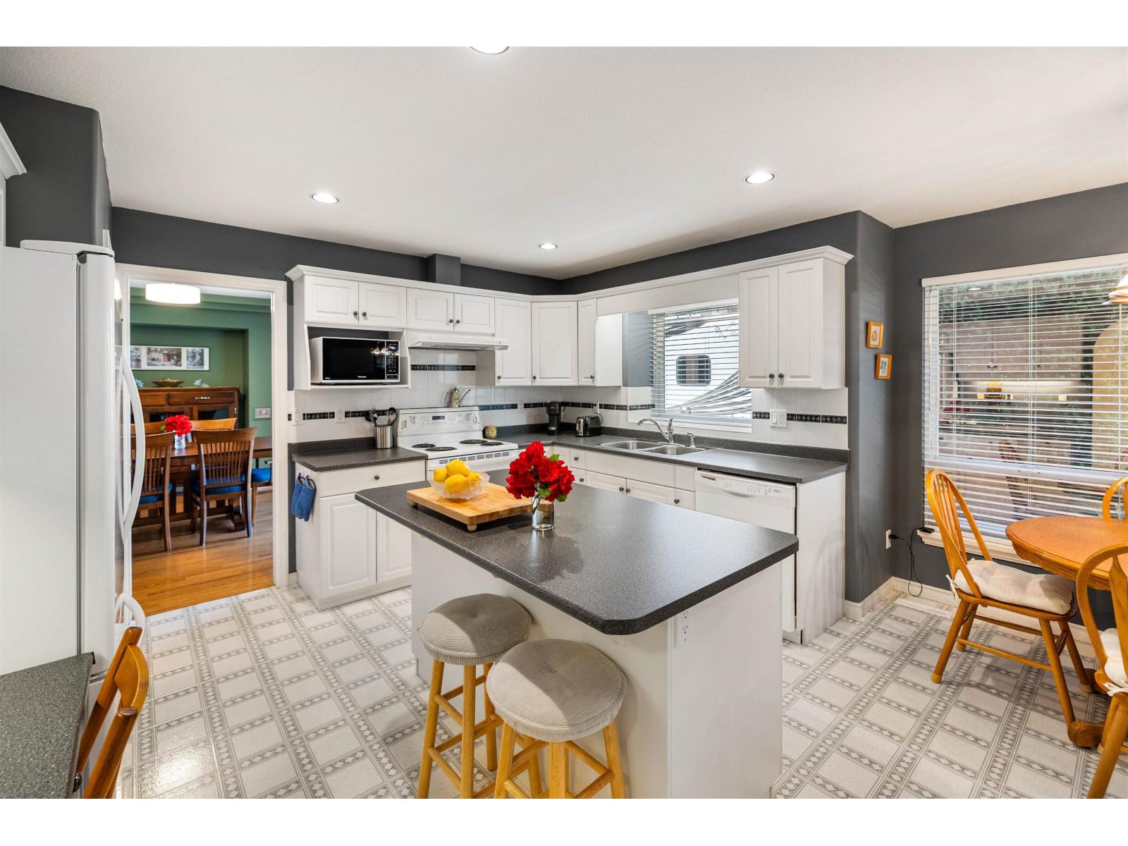 18851 64a Avenue, Surrey, British Columbia  V3S 8V3 - Photo 12 - R3136924