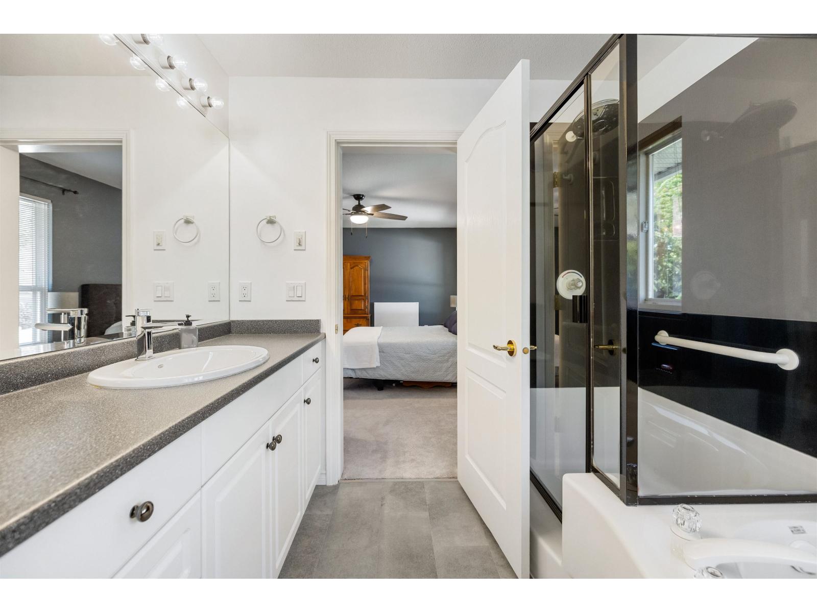 18851 64a Avenue, Surrey, British Columbia  V3S 8V3 - Photo 35 - R3136924