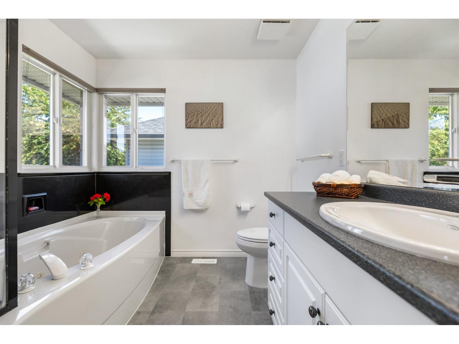 18851 64a Avenue, Surrey, British Columbia  V3S 8V3 - Photo 33 - R3136924