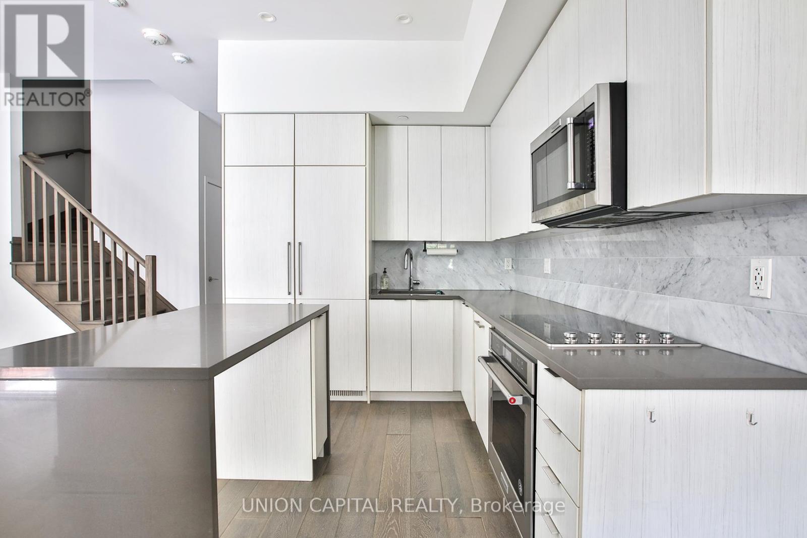 Th03 - 38 Iannuzzi Street, Toronto, Ontario  M5V 0S2 - Photo 2 - C13457754