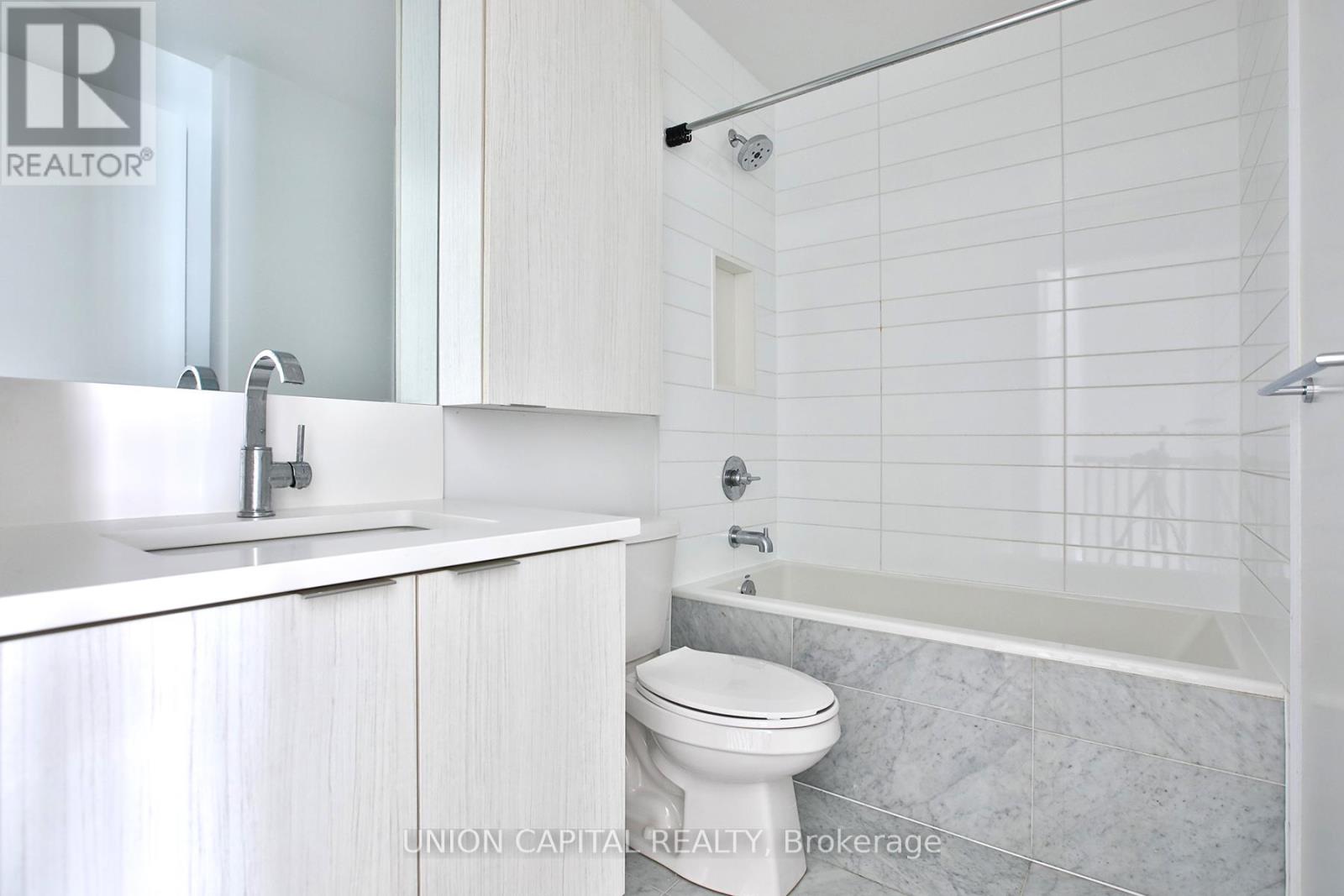 Th03 - 38 Iannuzzi Street, Toronto, Ontario  M5V 0S2 - Photo 17 - C13457754