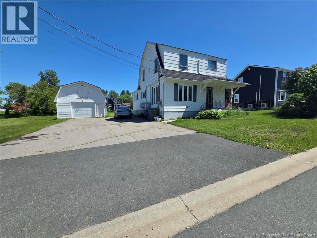 325 Church Street, Bathurst, New Brunswick  E2A 1J8 - Photo 2 - NB141623