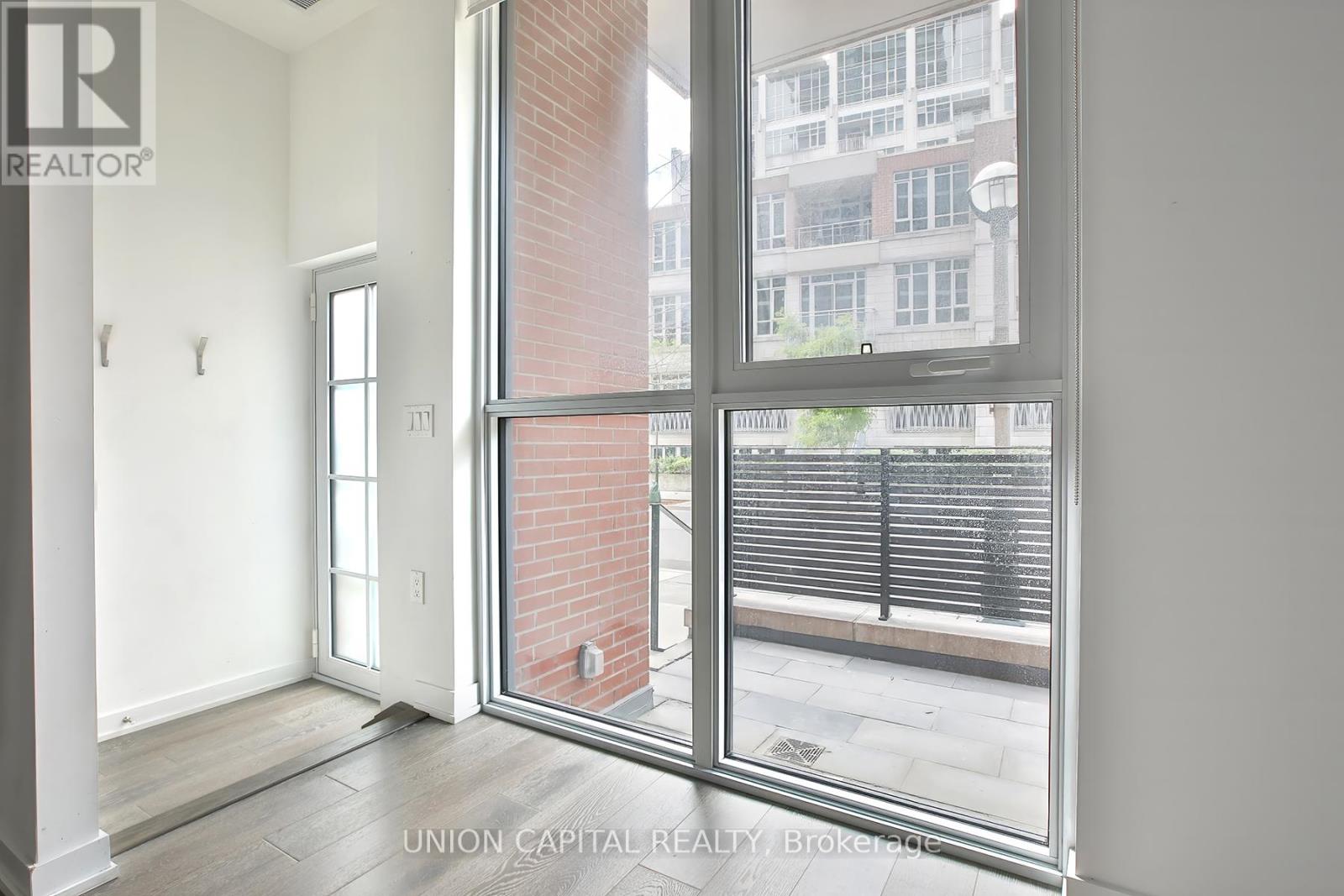 Th03 - 38 Iannuzzi Street, Toronto, Ontario  M5V 0S2 - Photo 3 - C13457754
