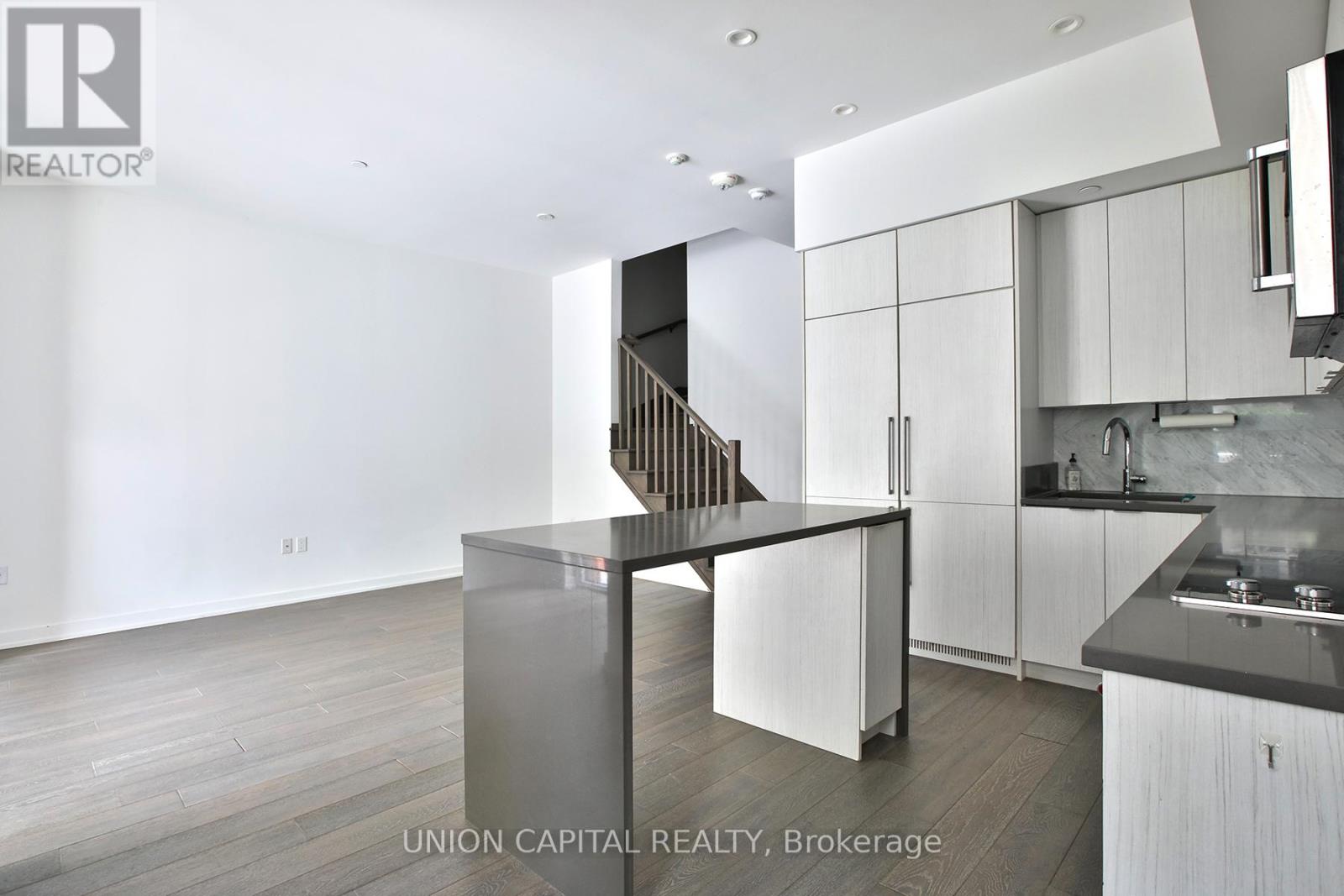 Th03 - 38 Iannuzzi Street, Toronto, Ontario  M5V 0S2 - Photo 7 - C13457754