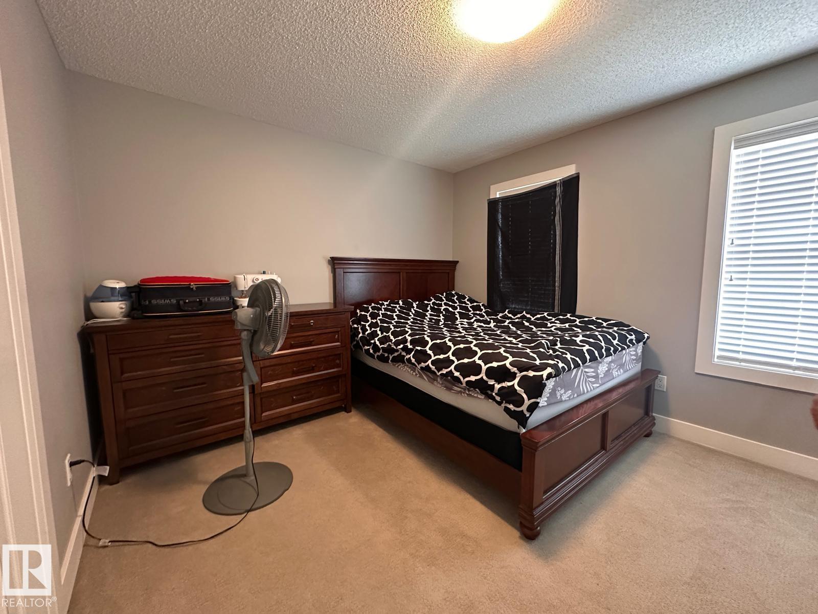 2105 24 St Nw, Edmonton, Alberta T6T 0Y8 - Photo 3 - E4494167