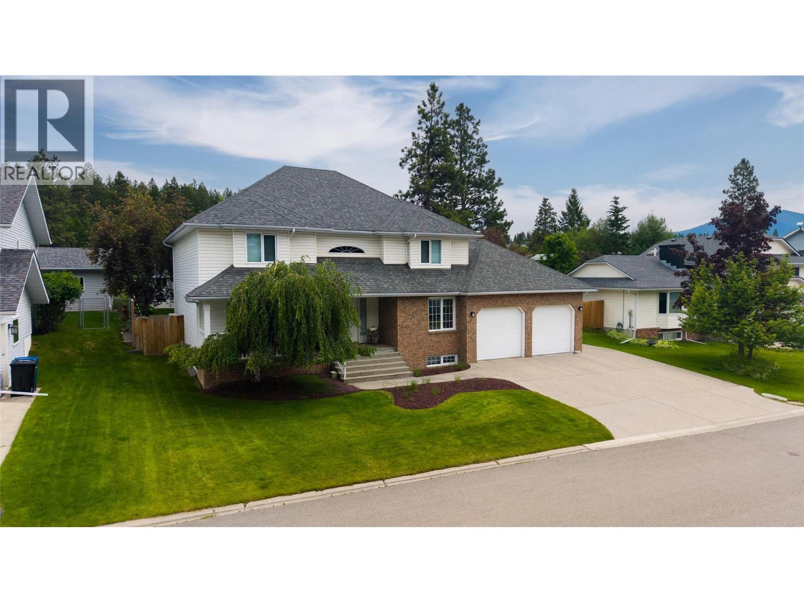 2916 Edgewood Drive, Cranbrook, British Columbia  V1C 6C9 - Photo 2 - 10391464