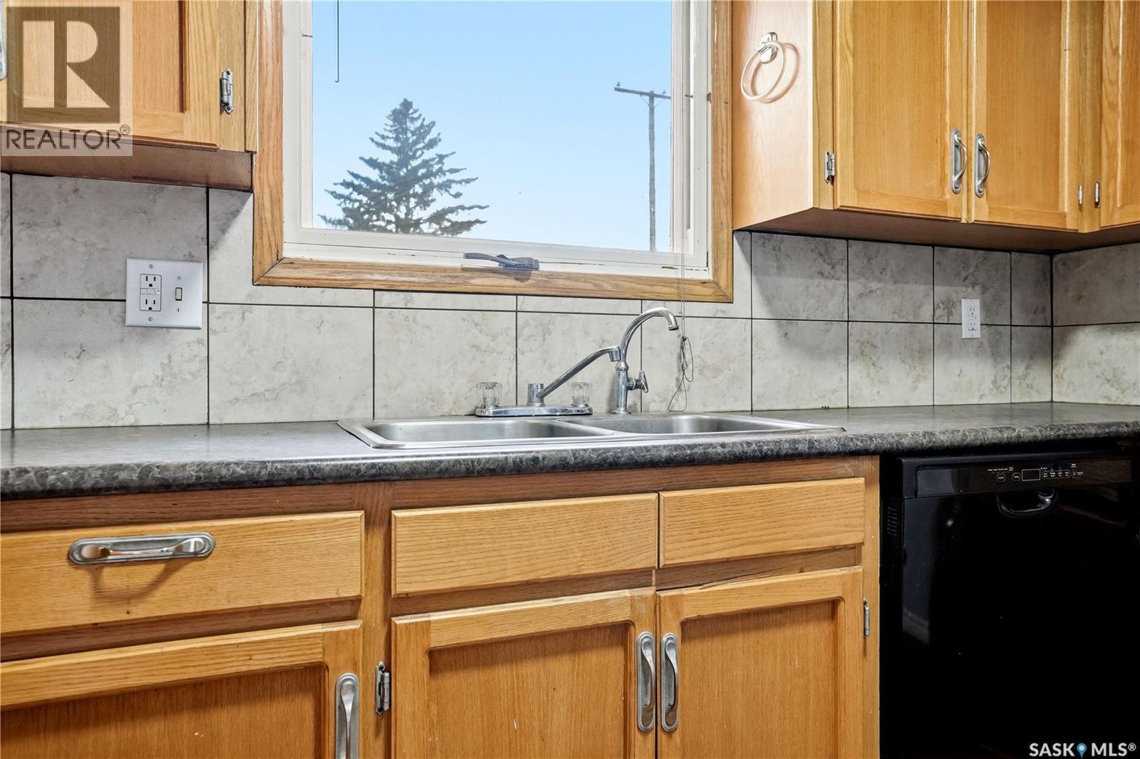 412 Montreal Street N, Regina, Saskatchewan S4R 5C7 - Photo 17 - SK039713